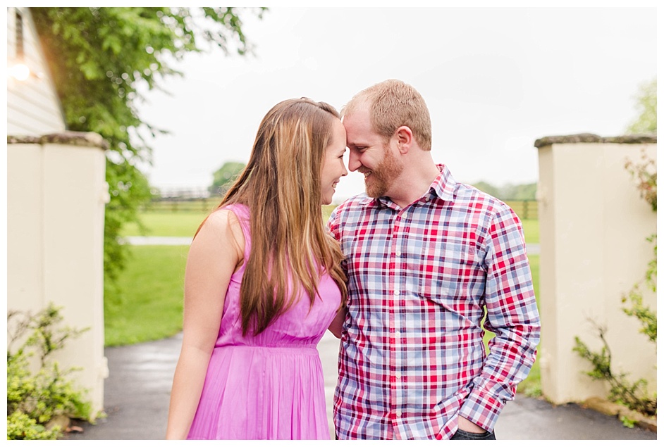 middleburg-va-engagement-photos-with-a-horse__0567