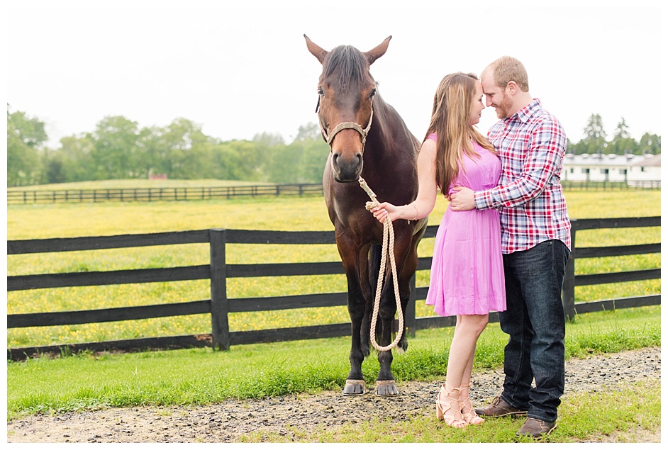 middleburg va engagement photos with a horse