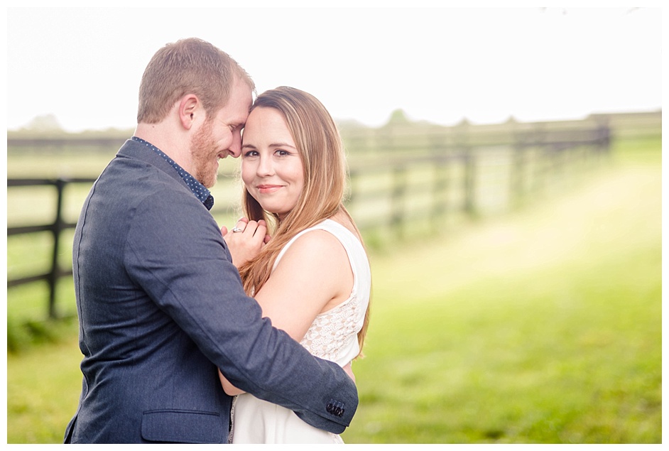 middleburg-va-engagement-photos-with-a-horse__0603