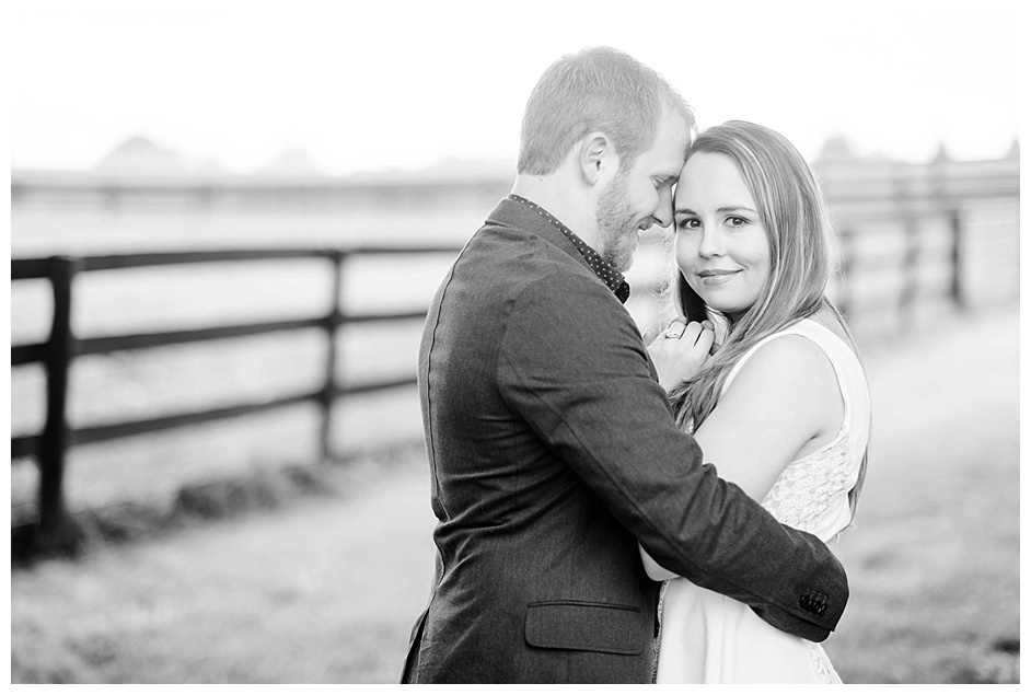 middleburg-va-engagement-photos-with-a-horse__0604
