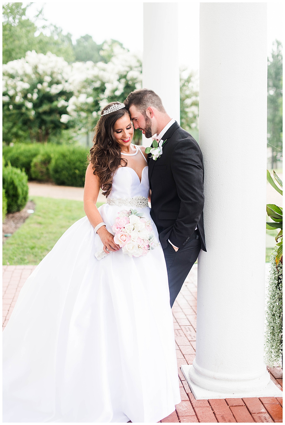 Independence Golf Club Wedding: summer wedding, outdoor, bride and groom portrait