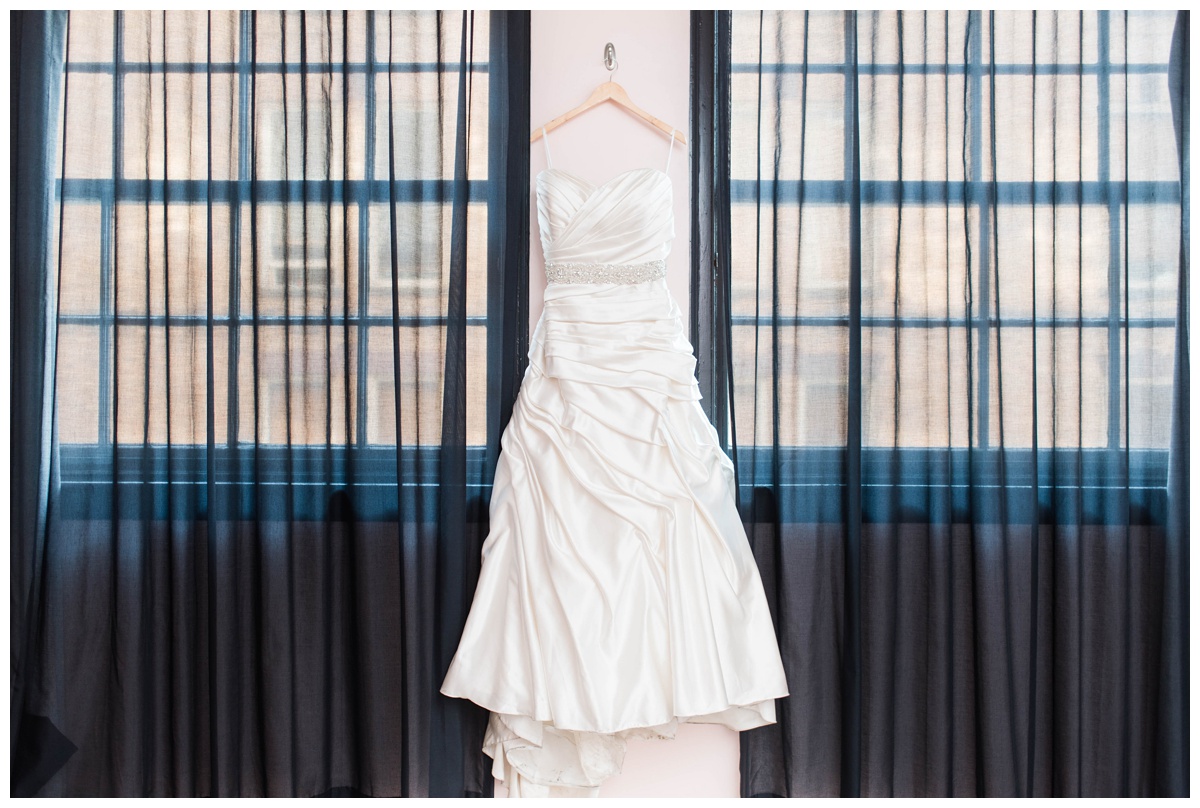 shades of blue wedding inspiration at quirk hotel in richmond virginia by rva wedding photographer sarah & dave photography bridal wedding dress gown rouched bodice jeweled belt accessory strapless sweetheart neckline wedding dress white bridal details ideas