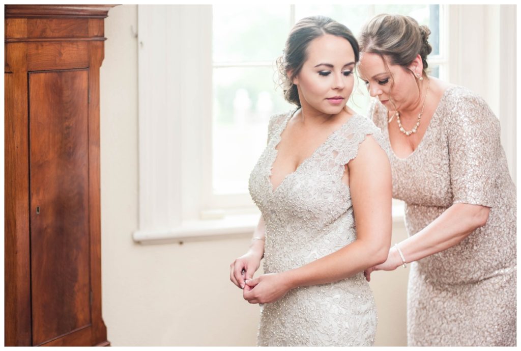 oatlands historic house and gardens may wedding in leesburg va by sarah & dave photography ava laurenne wedding dress bride getting ready photo