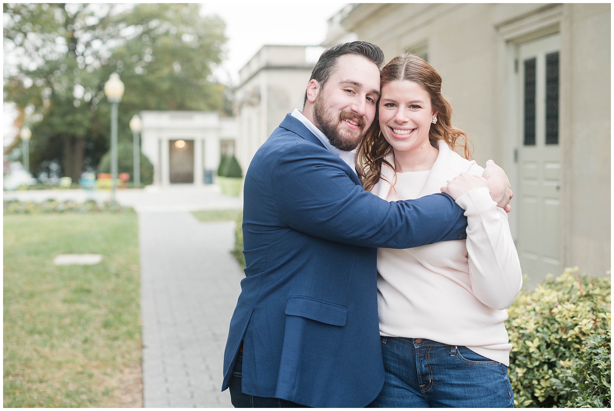 virginia museum of fine arts photos. engagement photos in the fall. in november. by richmond rva wedding photographer, sarah & dave photography