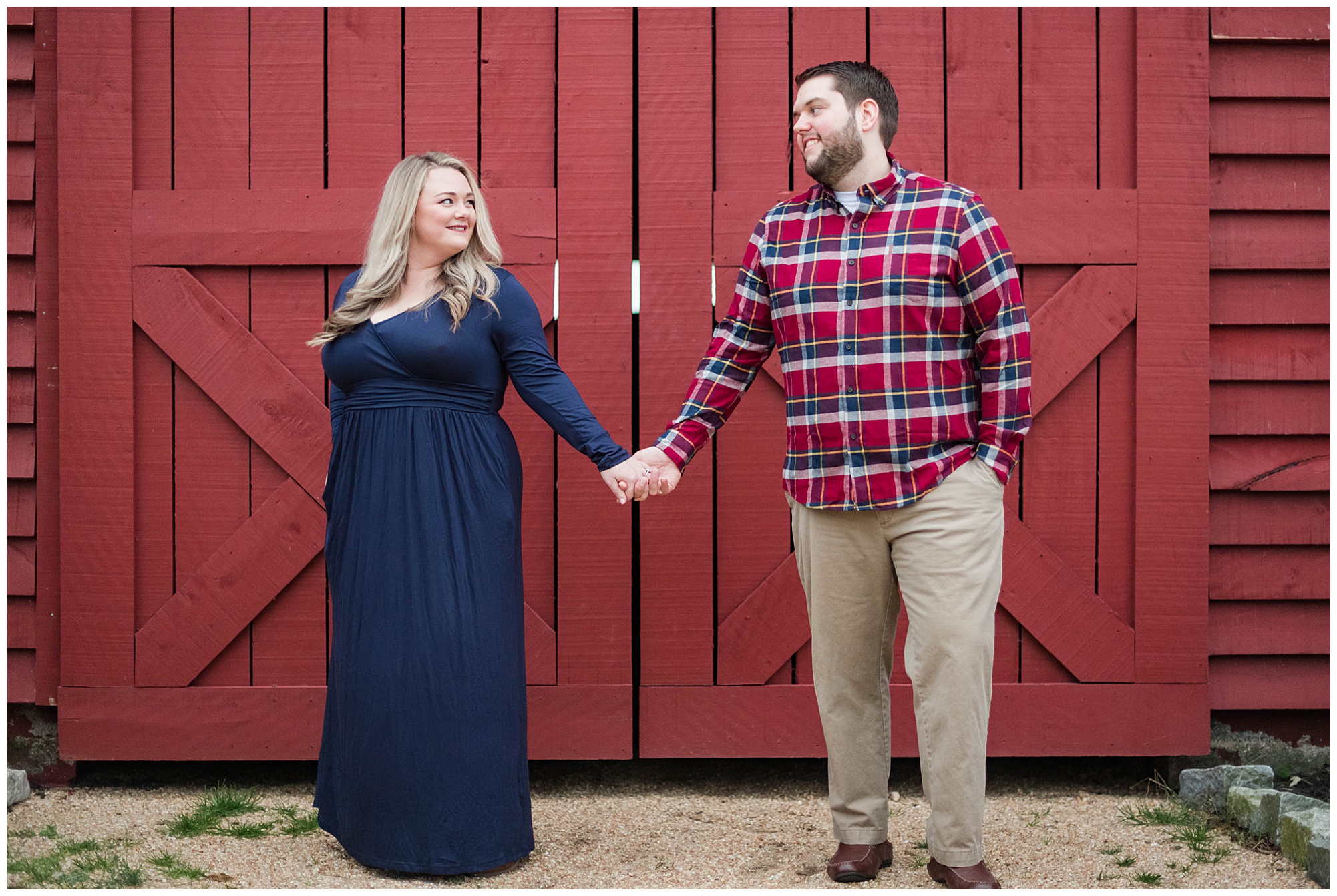 hollyfield farm engagement photos in manquin virginia. in the fall. in november. by rva wedding photographer, sarah & dave photography